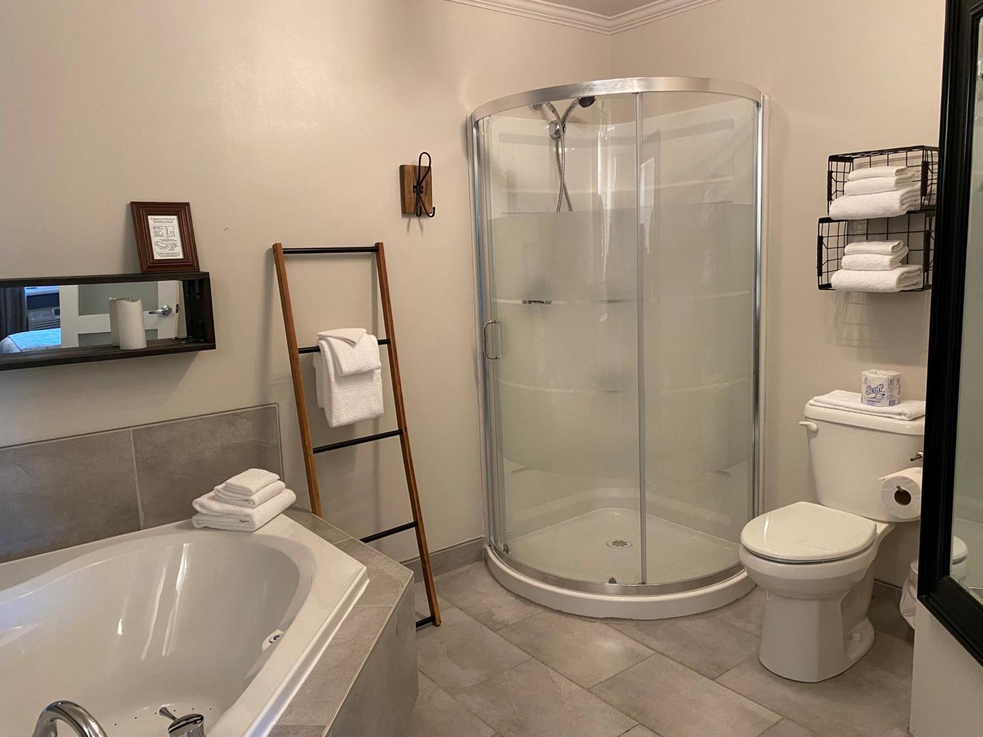 Hotel Centre-Ville Montmagny Ngoại thất bức ảnh