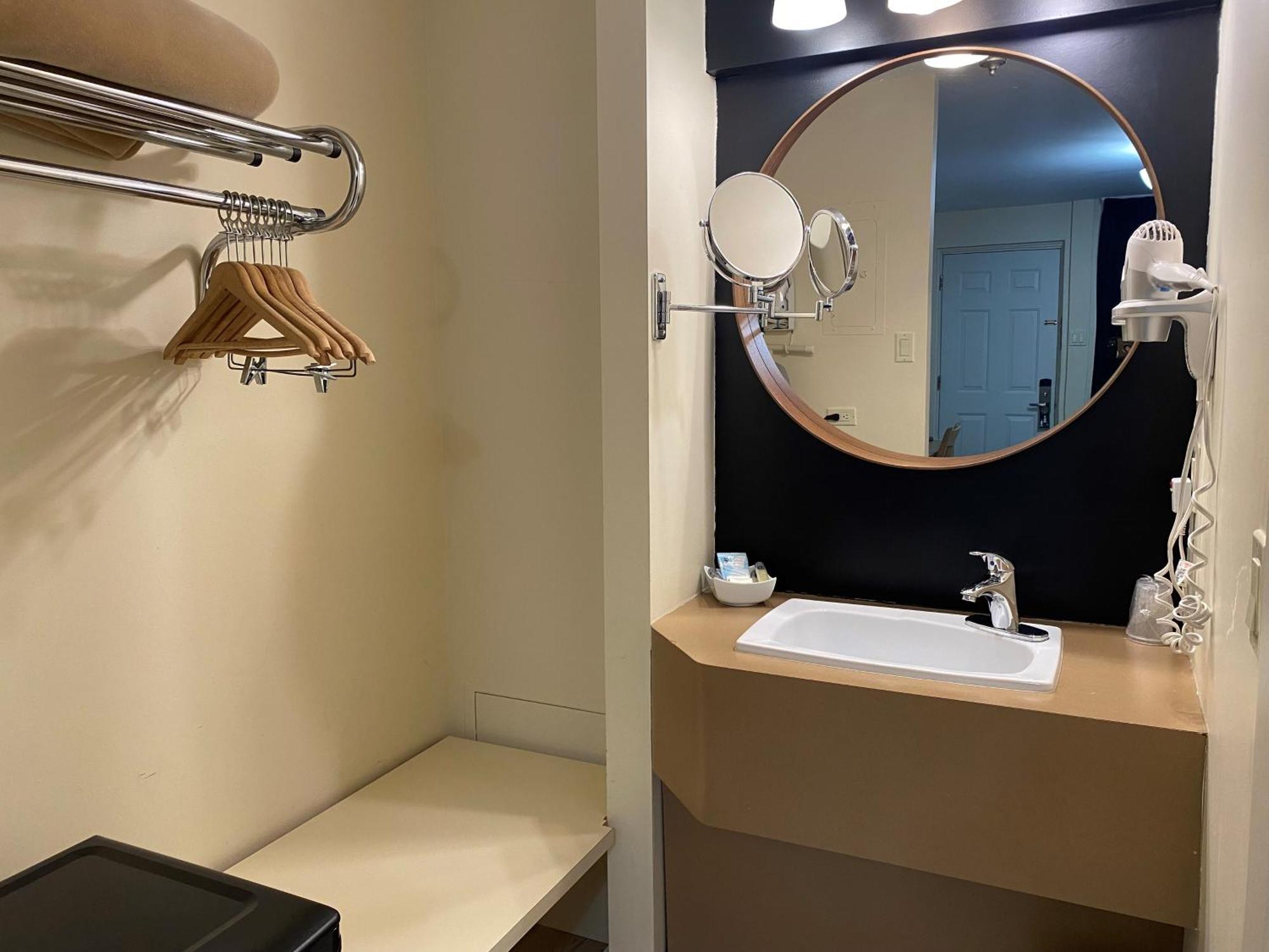 Hotel Centre-Ville Montmagny Ngoại thất bức ảnh