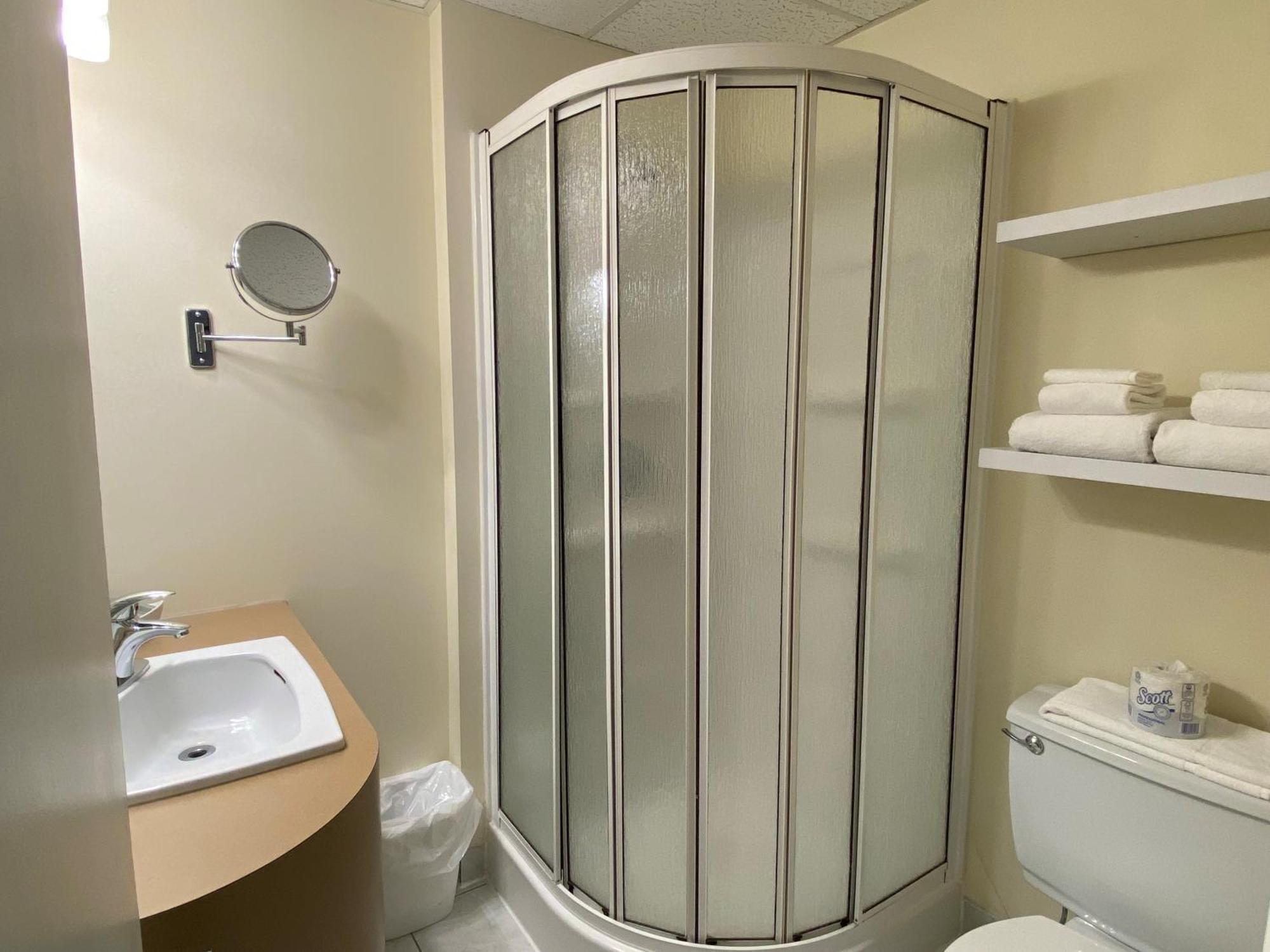 Hotel Centre-Ville Montmagny Ngoại thất bức ảnh