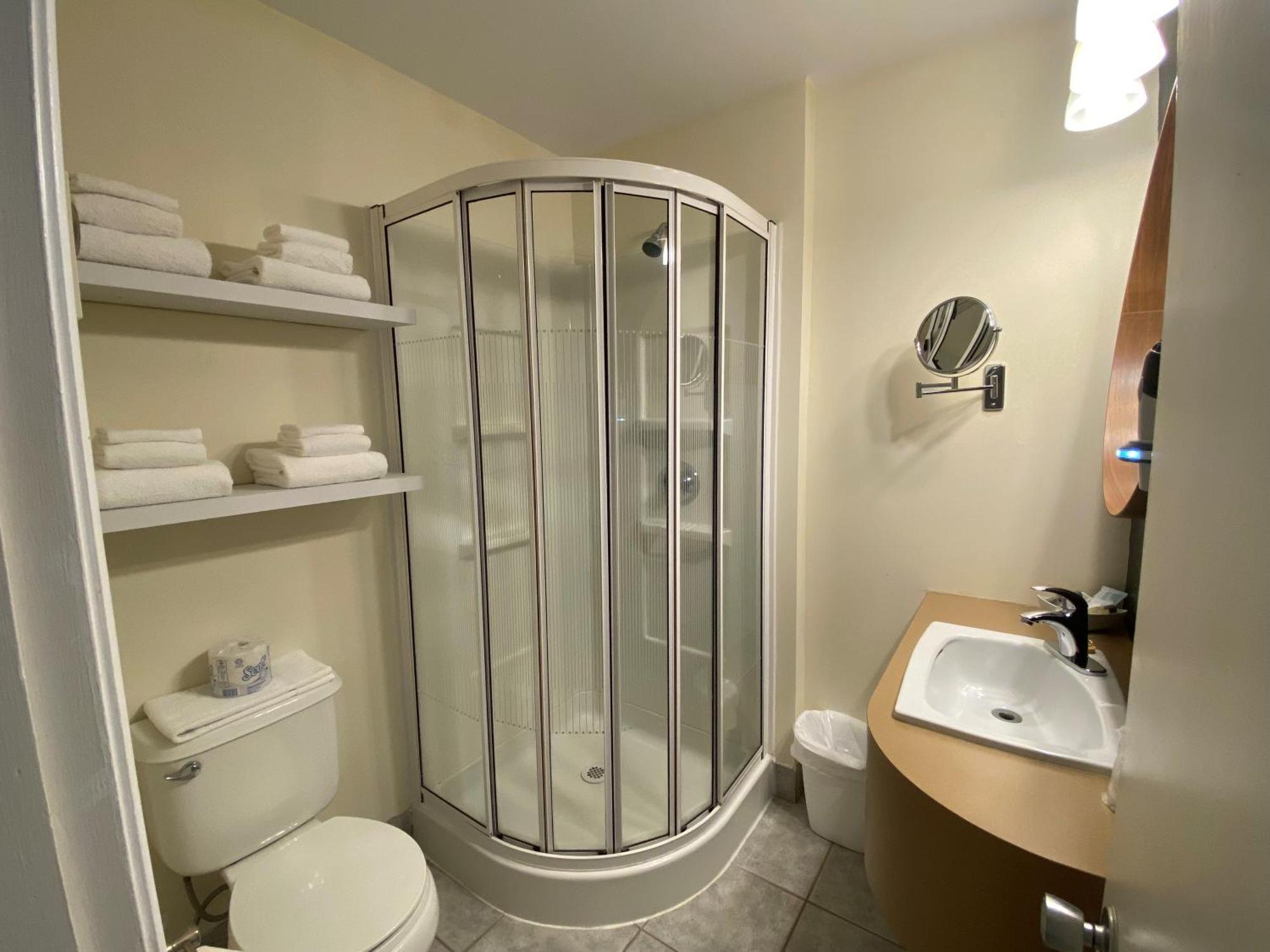Hotel Centre-Ville Montmagny Ngoại thất bức ảnh