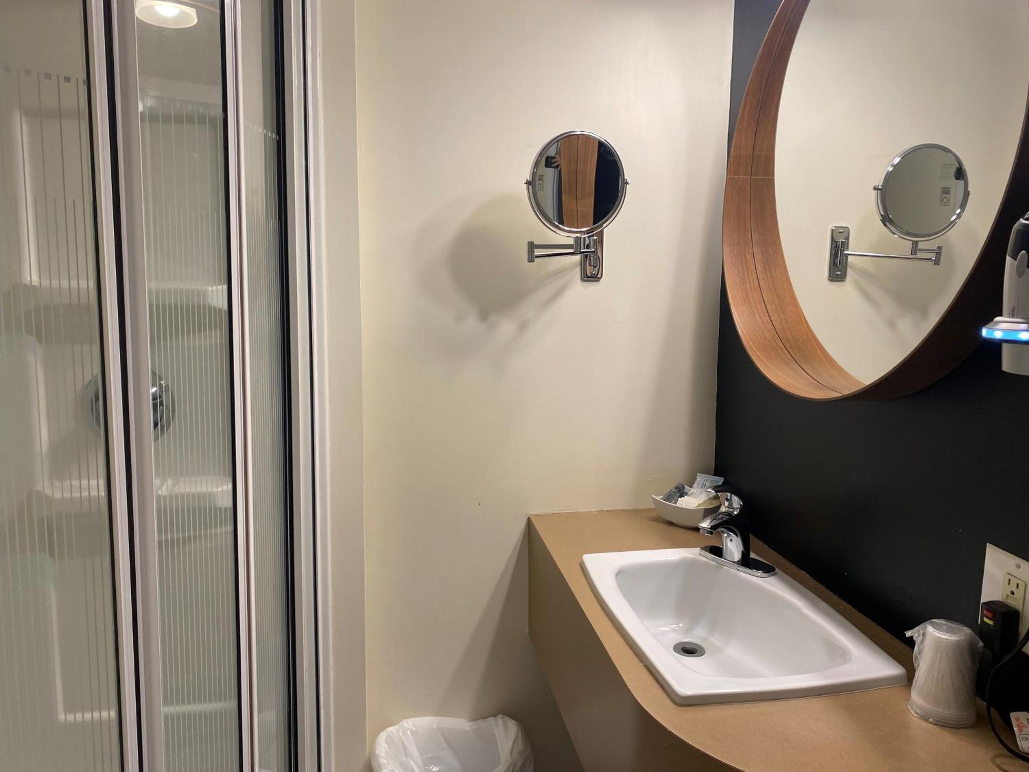 Hotel Centre-Ville Montmagny Ngoại thất bức ảnh